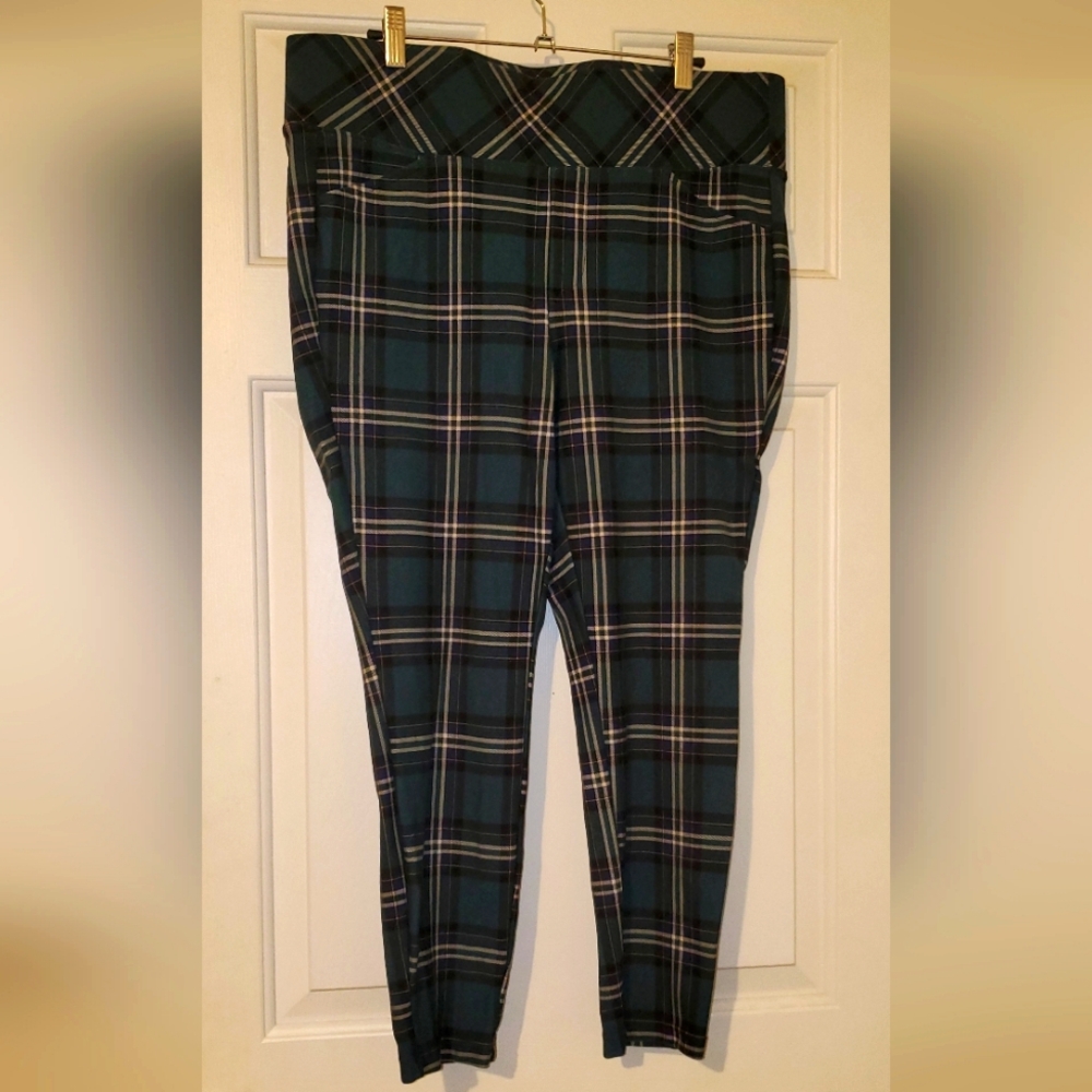 Torrid EUC Green Plaid PIXIE Pants Sz 1R (14/16 Regular)